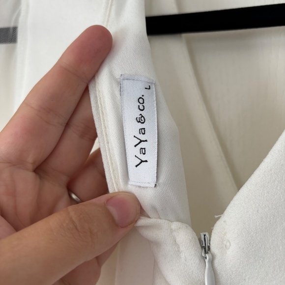 White dress - Picture 3 of 3